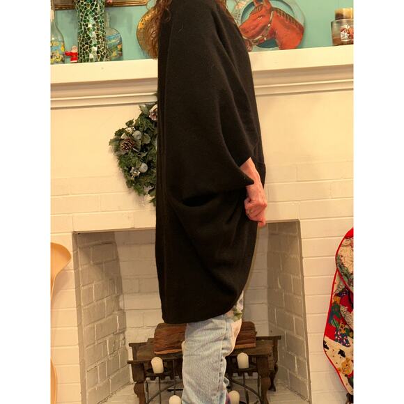 VINTAGE PORTOLANO BLACK SLEEVED CASHMERE WOOL CAPE CARDIGAN WRAP - Picture 2 of 6